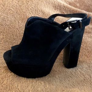 Jessica Simpson heels